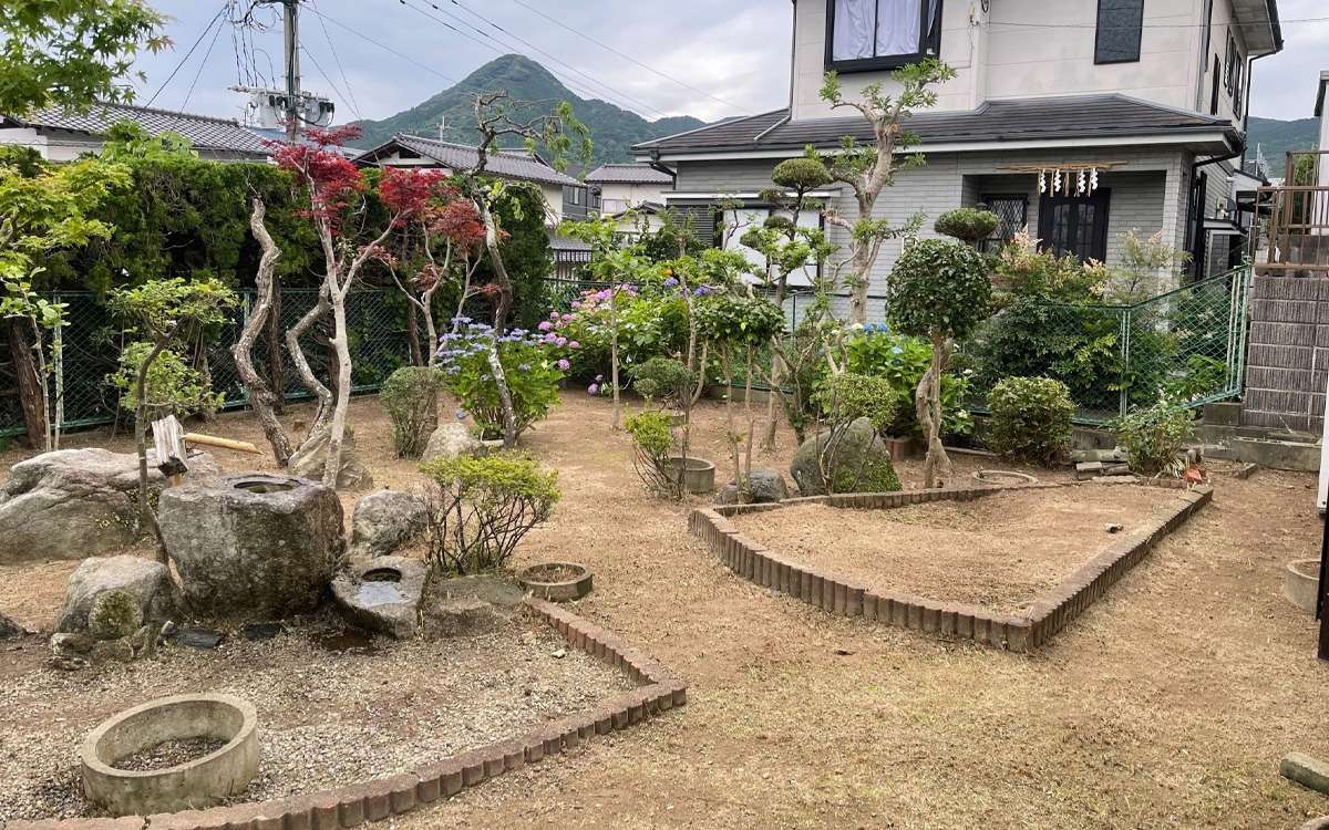 会計事務所の剪定・除草作業